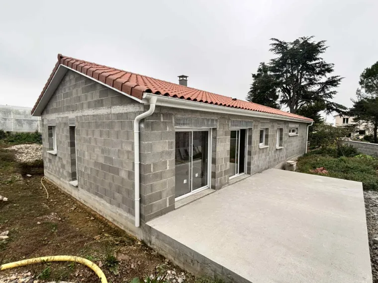 Construction d'une maison individuelle de style traditionnelle, Saint-Just-Saint-Rambert, TB Maitrise d'Oeuvre