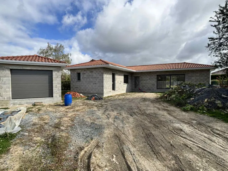 Construction d'une maison individuelle de style traditionnelle, Veauche, TB Maitrise d'Oeuvre