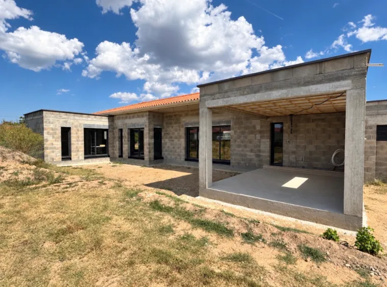 Construction d'une villa contemporaine méditerranéenne, Veauche, TB Maitrise d'Oeuvre