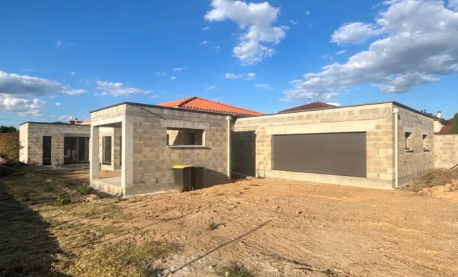 Construction d'une villa contemporaine méditerranéenne, Veauche, TB Maitrise d'Oeuvre